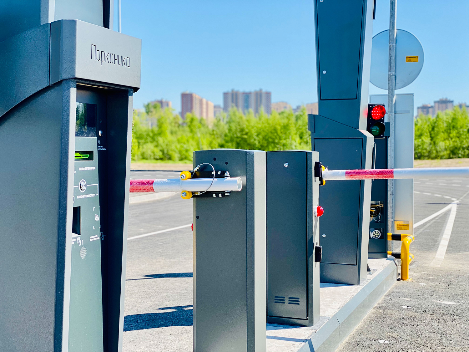 Установка автоматических парковочных систем