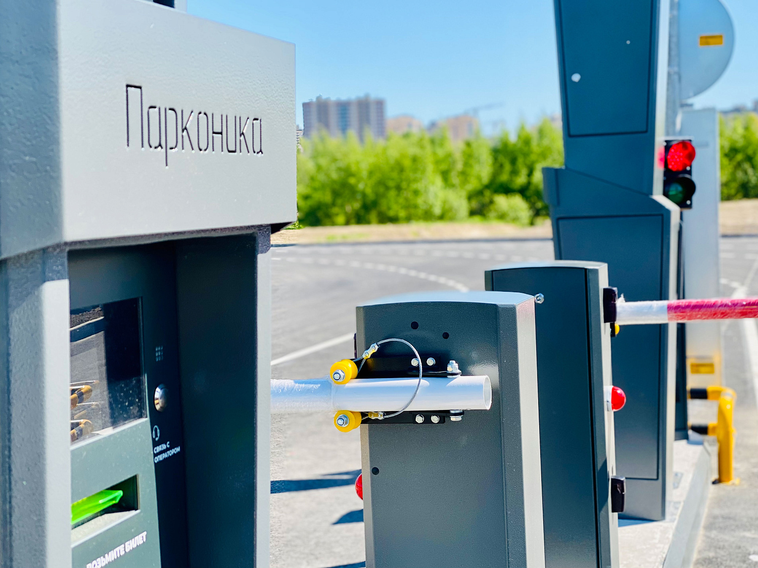 Установка автоматических парковочных систем